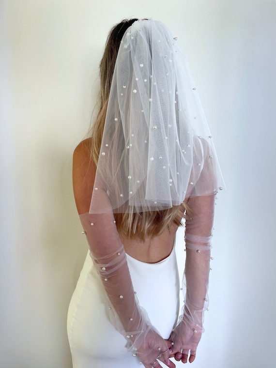 Bridal Veil Tulle with Comb Butterfly Ribbon Pearl for Wedding Bachelorette Bridal Veil Tulle with Comb Butterfly Ribbon Pearl for  main image 2