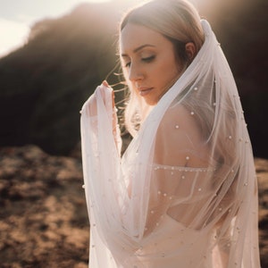 Long Pearl Wedding Veil Minimal Pearl Bridal Veil Ivory Pearl Veil Embellished Veil Cathedral Length Pearl Veil Scattered Pearl Veil Modern