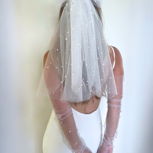 Pearl Tulle Bow Bridal Hair Bow Scattered Pearl Bow Veil Bride Bow Party Veil Pearl Bridal Short Veil Bachelorette Veil Bride To Be Gift