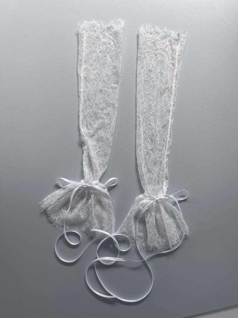 Frilly Lace Bridal Gloves Chantilly Lace Wedding Sleeve Ribbon Tie Lace Sleeve Wedding Dress Lace Glove Fingerless Bridal Sleeves Detachable