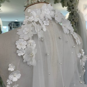 Elegant Handmade 3D Floral Pearls Bridal Veil, V122