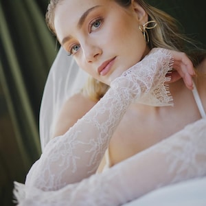Lace Bridal Sleeves Scallop Lace Edge Gloves Detachable Wedding Dress Sleeves Fingerless Bridal Gloves Ivory Chantilly Lace Sleeves Wedding image 7