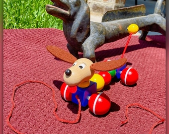 Juguete de madera hecho a mano para perros salchicha - Perro de paseo estilo europeo