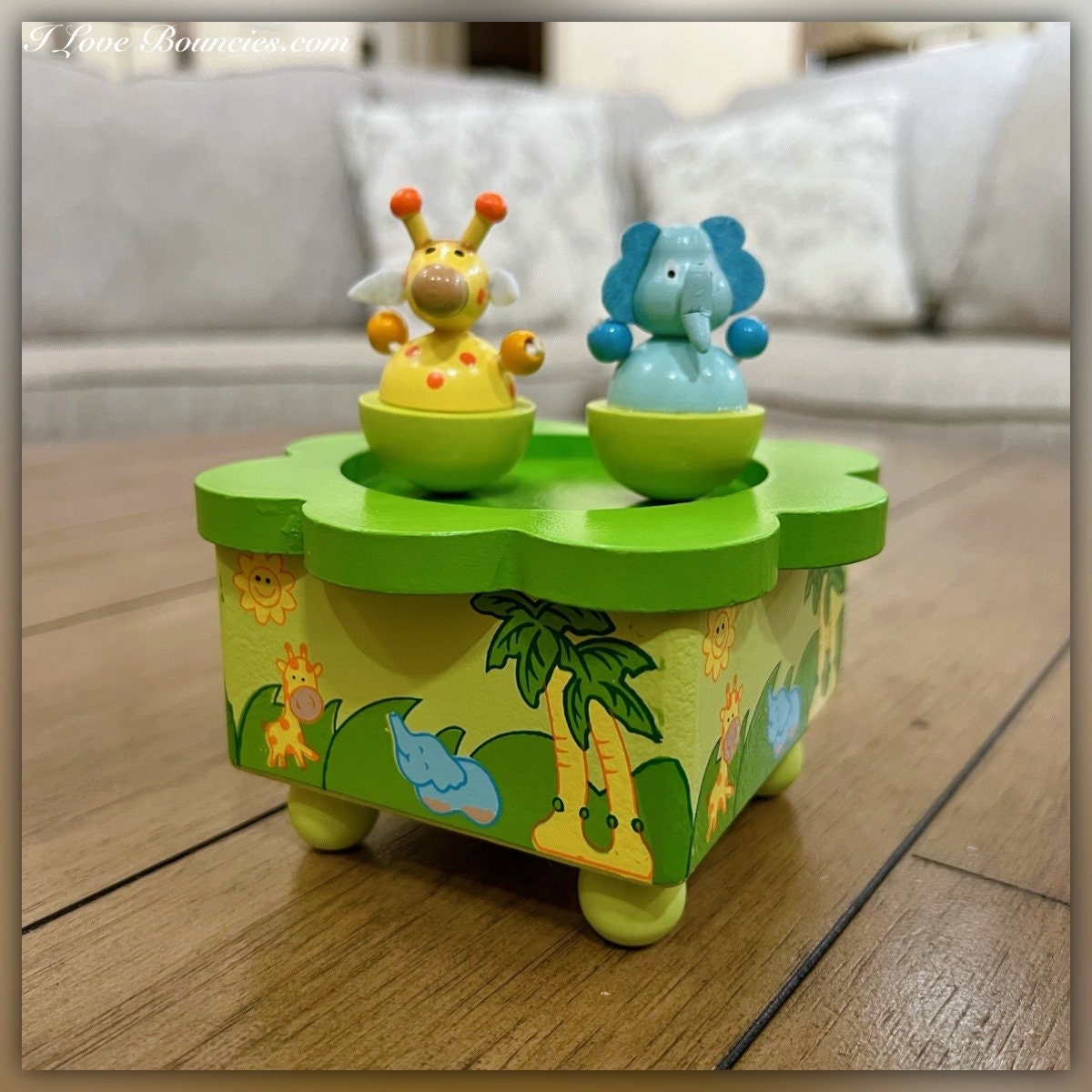 Jungle Animal Music Box - Brahms' Lullaby - Hand Crank Music