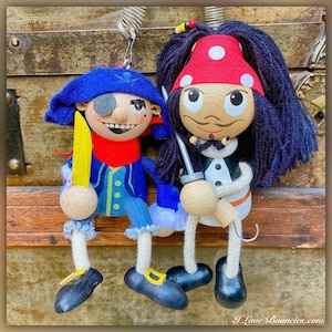 Wooden Pirate Ornament Hanging Nautical Decor Spring Motion Toy For Kid Ocean Theme Shelf Accent Gift For Pirate Lover Sea Pirate Bouncie