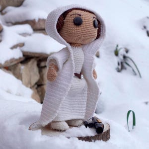 Princess Leia Crochet Pattern: Amigurumi Doll (PDF Pattern Download)