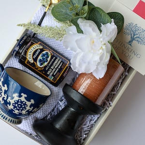 GET WELL SOON. Gift for a friend, Sending a hug package, Sympathy Gift Box, Thinking of You Recovery Gift, Love in box package, Miss you Set