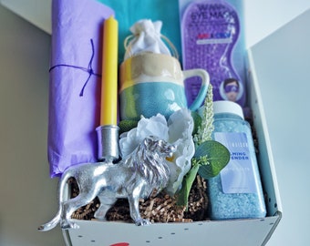 Leo Gift July August Birthday package for Women, Box for her, Thinking of You Gift, Cheer Up Lavender Lover Set, You Are Loved gift bundle