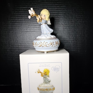 Precious Moments Share The Gift of Love Trumpeting Musical Angel Figurine in Enesco NIB