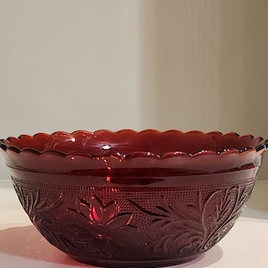Vintage 1930s Anchor Hocking Sandwich Ruby 8 Inch Scallop Bowl