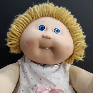 Cabbage Patch Kids Original Blonde Blue Eyes First 1982 Tooth Doll in Hard To Find Onesie