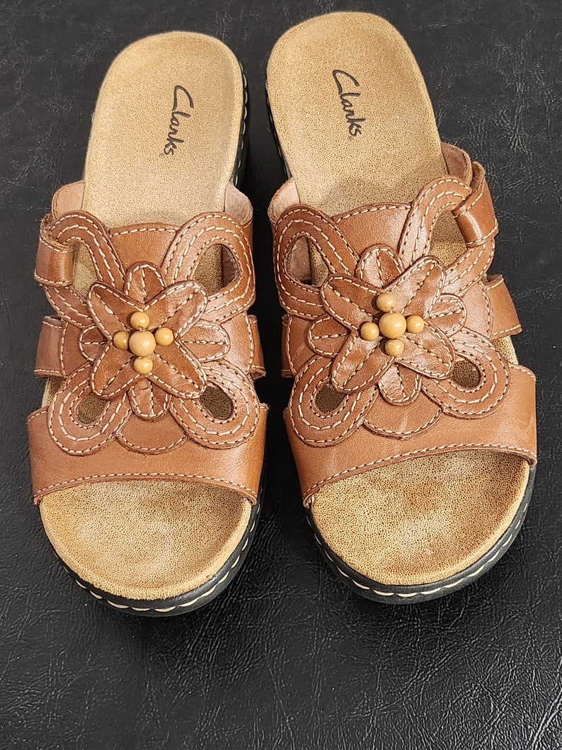 Clarks Lexi Slide Leather Strappy Dark Tan Size 9.5M Sandal image 2