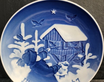 Vintage BG Collector Plate Sharing Joy, Blue White Christmas 1967. Kjobenhaun Denmark
