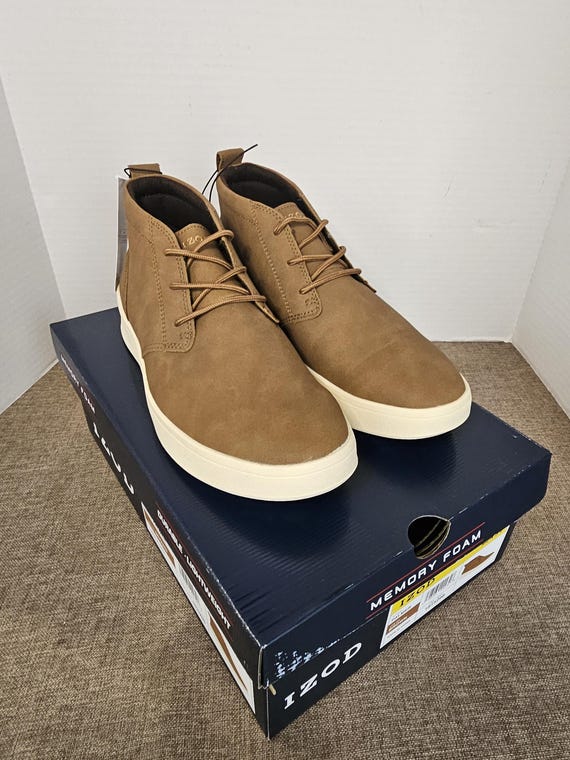 New in Box Izod Men display picture 1