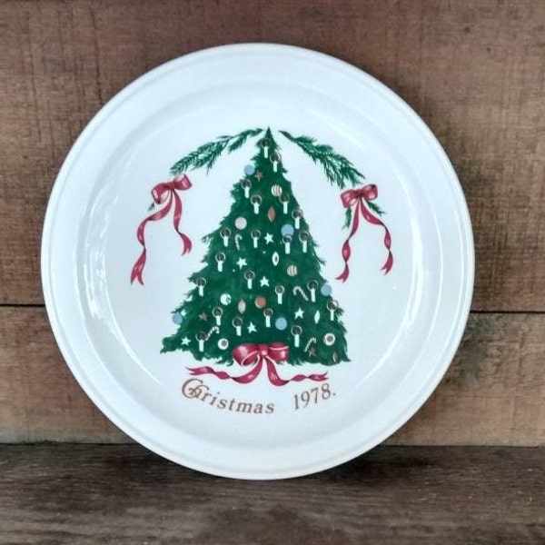 Decorative Christmas Plate Christmas 1978 Lillian Vernon Carrigaline Pottery Ireland