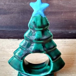 Ceramic Christmas Tree Ring Napkin Holder Green with Blue Star Signed