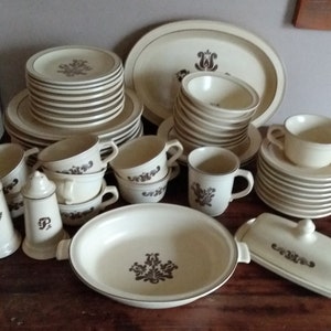 47 Piece Pfaltzgraff Village Dinnerware Set Vintage