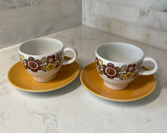 Set of 2 1970s Myott  English teacups/ 1970s Retro pattern