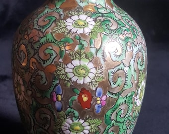Antique Yamatoku Late Meiji Period Gold Ceramic 'Thousand Flowers' Chrysanthemum & Butterfly Vase