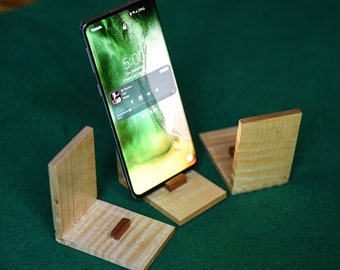 Phone Stand: Maple