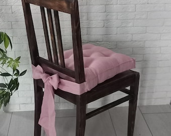 Juego de 4 cojines para silla en color rosa (rosa polvoriento). Almohadillas para sillas hechas a mano con lazos anchos en la parte trasera.