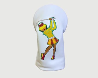 Funda para driver con falda a rayas adornada con joyas: protección de golf de cuero vegano blanco.