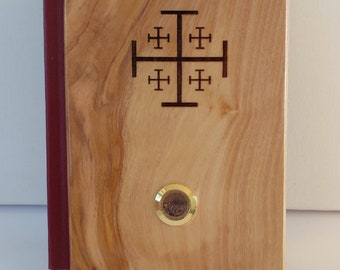 Holy Bible in French With Olivewood Cover on Stand,sainte Bible En