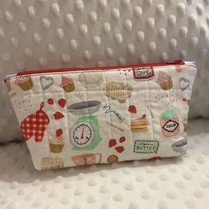 Quilted  Pouch, Quilted Zipper Pouch, Quilted Zipper Bag, Cosmetic Bag, Makeup Bag, Cupcake Zipper Bag, Bakery Zipper Pouch
