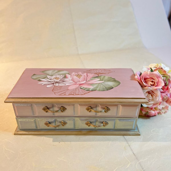 Cottage,Chalk paint jewerly boxes,Upcycled vintage jewelry box,Vintage jewelry box.Wooden jewelry box,Restored jewelry box.French Country