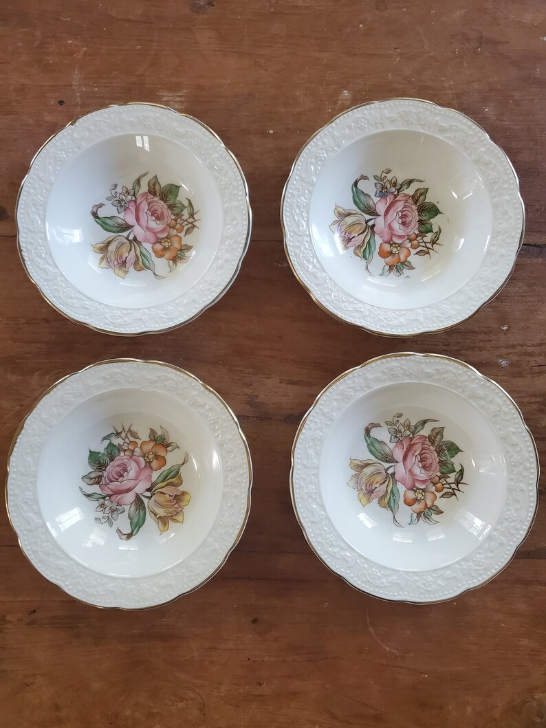 22 Piece Semi Vitreous Edwin M Knowles China Set Flower Bouquet W/ Gold