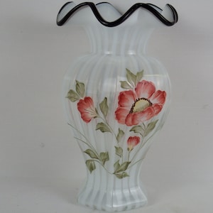 Fenton Art Glass White Rib Optic Vase signed by Scott Fenton, Collectibles, Frank Fenton, Home Decor, Glass Art, Bill Fenton