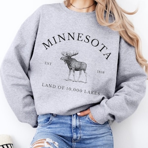 Minnesota Sweatshirt, Minnesota Crewneck, Minnesota Gift, Minnesota Pullover, Minnesota Souvenir, Travel Sweater, Land of 10,000 Lakes