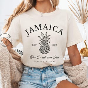 Jamaica Shirt, Jamaica Pineapple TShirt, Caribbean Island Tee, Kingston Souvenir, Jamaica Gift , Unisex Travel Gift