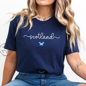 Schottland Flagge T-Shirt, Unisex Scottish Herz T-Shirt, Minimalistisches Schottland Shirt, Schottland Reisegeschenk, Highland Pride Tee