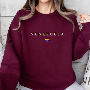 Sweat-shirt minimaliste du Venezuela, pull coeur drapeau du Venezuela, col rond de la fierté vénézuélienne, cadeau simple du Venezuela, souvenir de voyage