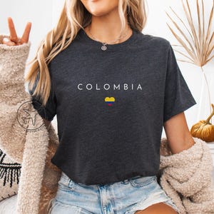 Colombia Shirt, Colombia Crewneck T-Shirt, Colombia Sweatshirt, Colombia Gift, Colombia Flag Pullover, Colombia Souvenir, Travel Sweater