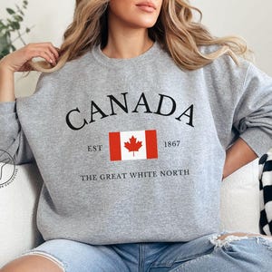 Canada Sweatshirt, Canadian Flag Crewneck, Minimalist Canada Pullover, Canada Travel Gift, Cozy Unisex Sweater
