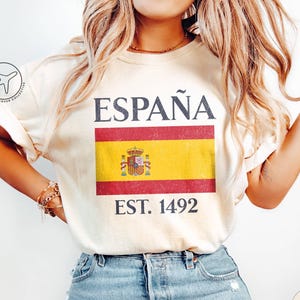 Vintage Distressed Spain Shirt, Spanish Flag Graphic T-Shirt Gift, Espana Trip Souvenir, Comfort Colors Tee