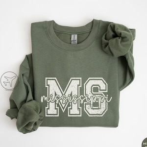 Mississippi Sweatshirt, Mississippi Varsity Shirt, Mississippi MS Crewneck, Vintage Distressed Graphic, Travel Gift, Soft Unisex Sweatshirt