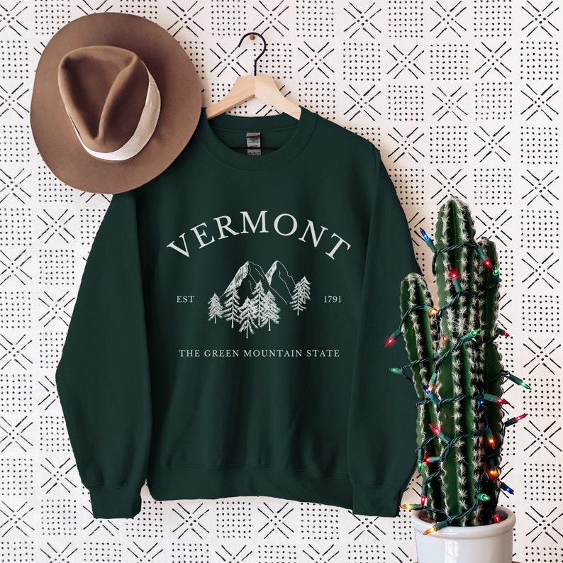 Vermont Sweatshirt, Vermont Crewneck, Vermont Gift, Vermont Pullover, Vermont Souvenir, Chalot de voyage, The Green Mountain State image 1