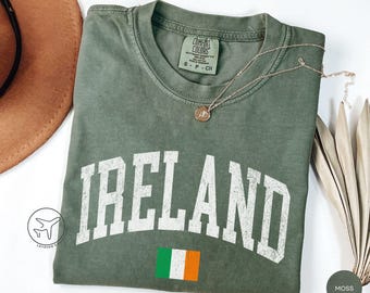 Distressed Ireland Shirt, Irish Flag Tee, Vintage Varsity Style Travel T-Shirt, Dublin Souvenir Gift