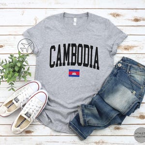 T-shirt drapeau cambodgien, t-shirt fierté khmère, chemise Angkor minimaliste, cadeau de voyage cambodgien, t-shirt graphique héritage cambodgien