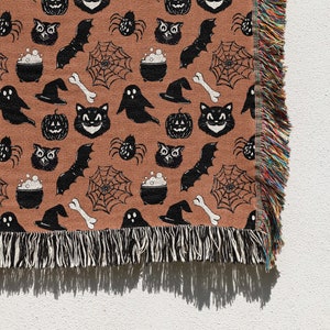 Vintage Halloween Blanket Woven Fall Throw Blanket Couch Gothic Retro Picnic Blanket Cozy Comfy Tapestry Blanket Textile Wall Art Hanging