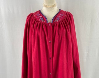 Vintage Vanity Fair Size M Magenta Velour Long Robe Embroidery and Snap Front, Vintage Housecoat Warm, Vintage Velour Robe, Christmas Gift