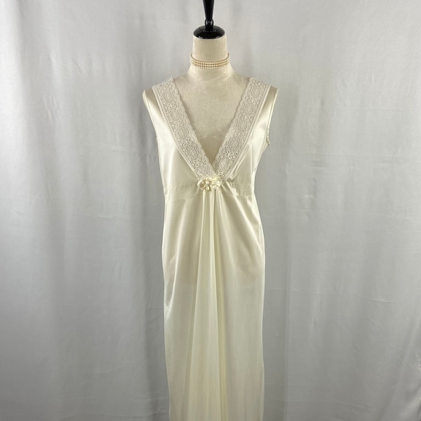 Elegant Ivory Vintage Nightgown Size S, The Royal Collection by Aristocraft, Luxurious Nylon Delicate Lace Trim, Romantic Bridal Sleepwear