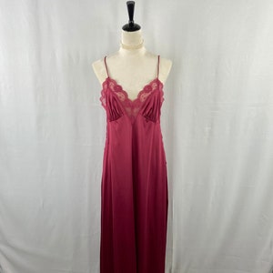 Vintage JCPenney Magenta Satin Nightgown Lace Detail Size M, Elegant Retro Lingerie, Collectible Sleepwear, Romantic Feminine Boudoir *FLAW*