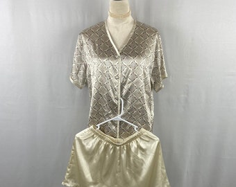 Chic Kim Rogers Vintage Satin Pajama Set, Cream and Paisley Print Top and Shorts, Medium Size, Hong Kong Made, Elegant Retro Sleepwear