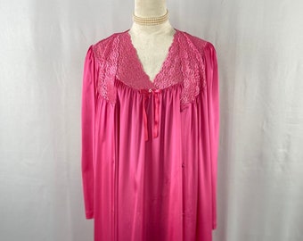 Vintage Vanity Fair Lingerie Sleeveless Nightgown Button Front Robe Set in Fuchsia Lace Nylon Knee Length Size M | Christmas Gift for Her