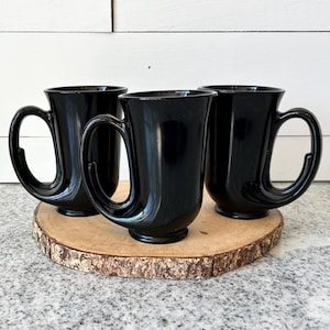 Set of 3 Vintage Tiara Exclusives Hunter Horn Mugs, Glossy Black Glass Coffee Cups, 1970s Mid Century Modern Drinkware, Retro Barware
