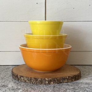 Vintage Pyrex Citrus Colors Mixing Bowl Set of 3, Orange Yellow